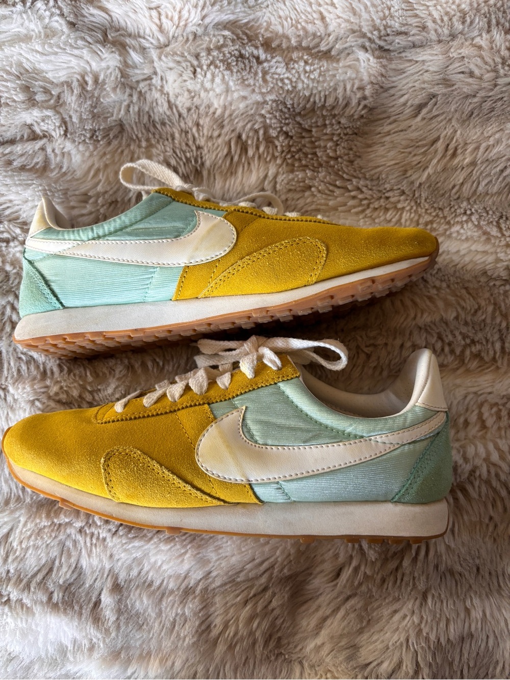 Nike Pre Montreal Vintage Racers Mint and Gold, size 8